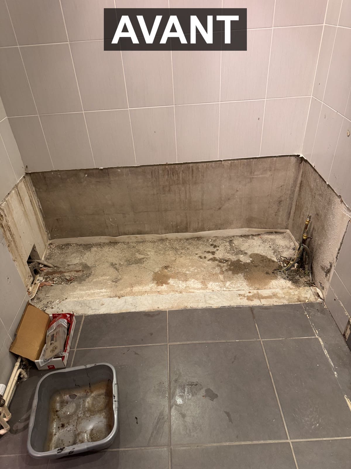 Salle de bain avant rénovation - configuration initiale